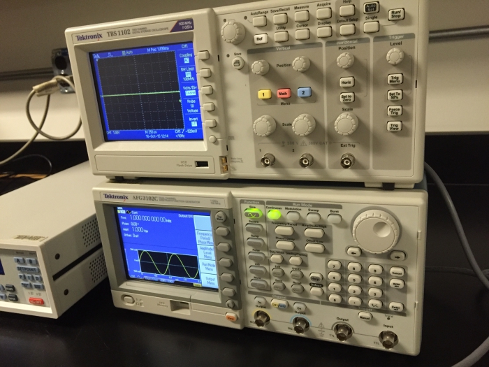 oscilloscope and func generator.JPG